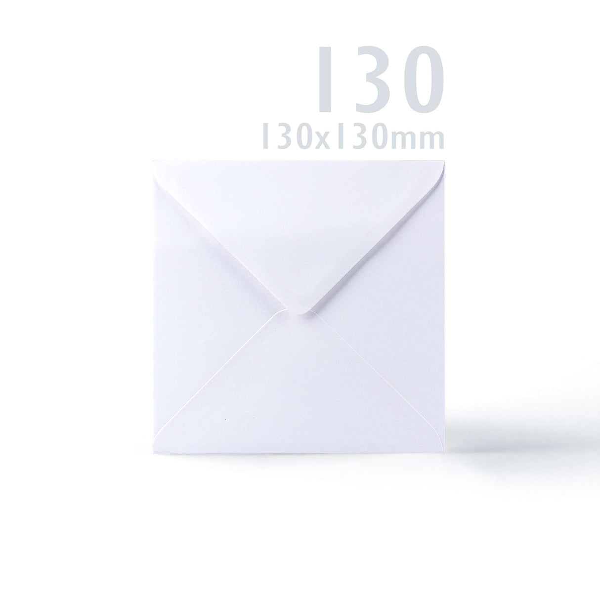 Cartes et enveloppes blanches à bord ondulé – lot
