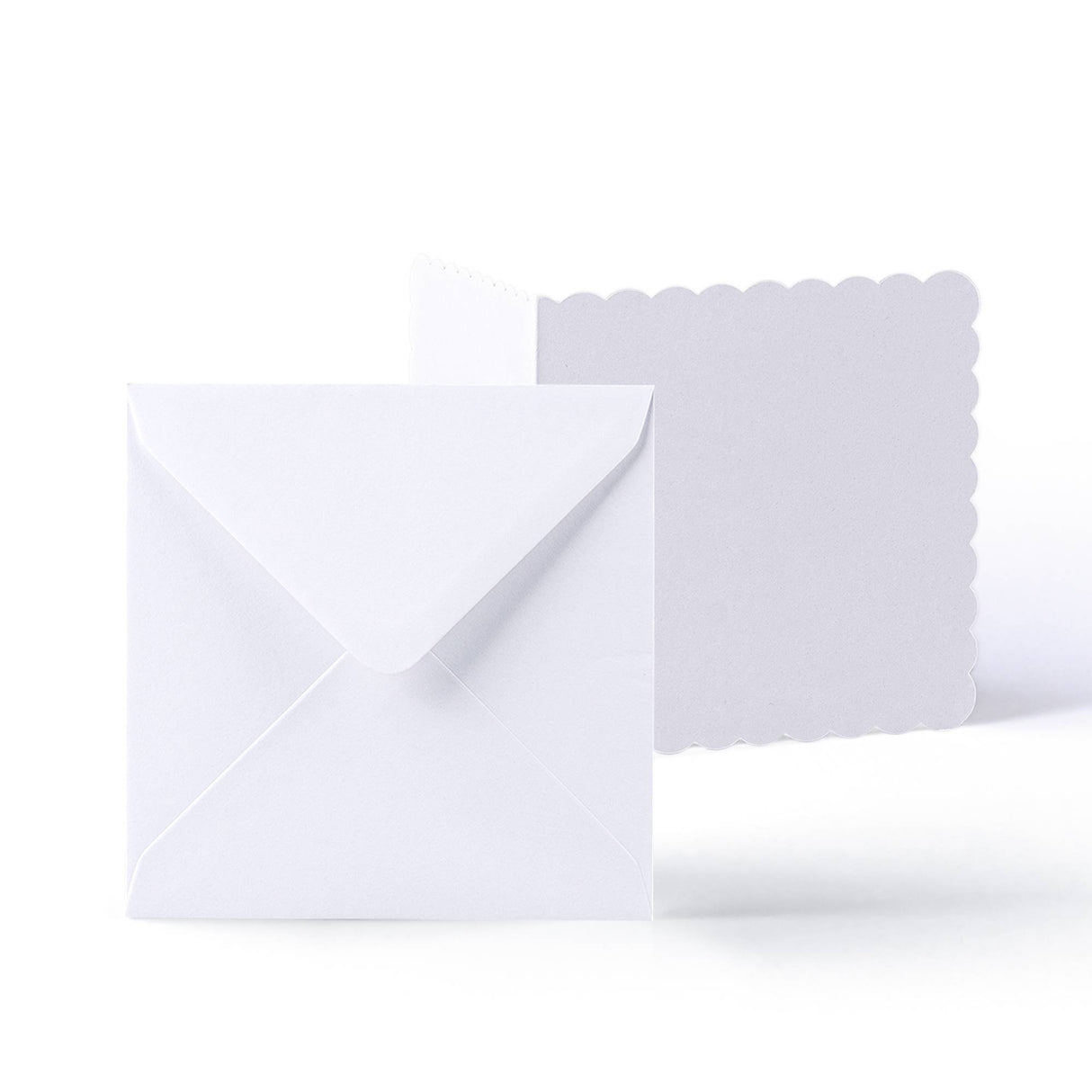 Cartes et enveloppes blanches à bord ondulé – lot