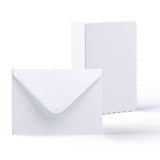 Cartes et enveloppes blanches à bord ondulé – lot