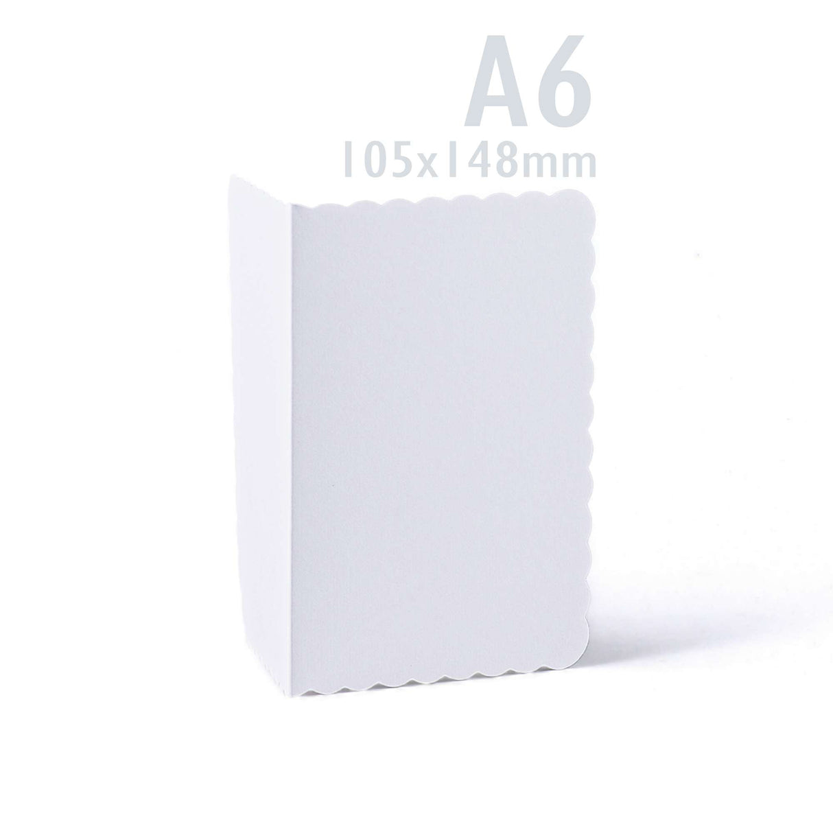 Cartes et enveloppes blanches à bord ondulé – lot