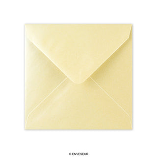 140 × 140 mm CHAMPAGNE NACRÉ CARRÉ GOMMÉ LISSE 100 g/m² VERGÉ
