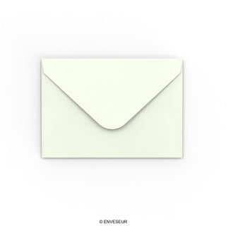 Enveloppes en papier blanc lait martelé