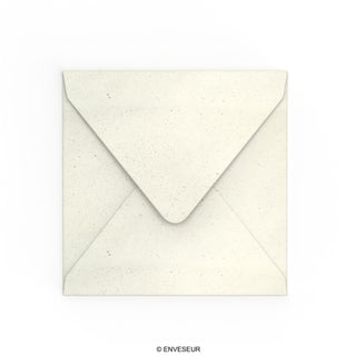 Enveloppes en papier d’herbe